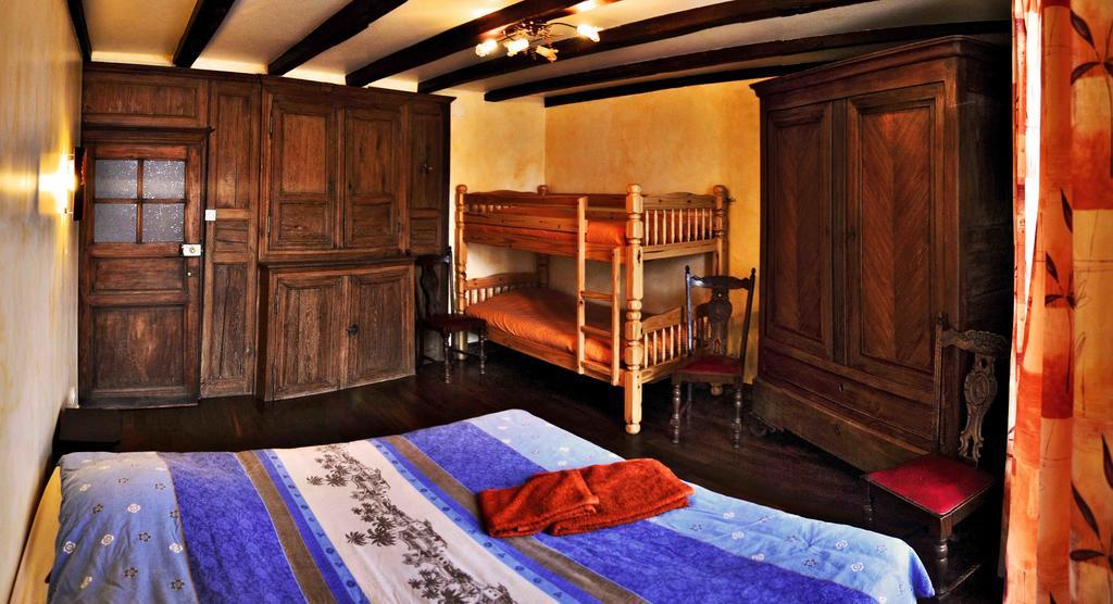 La Ferme Des 3 Suissesses Bed & Breakfast Saint-Paul  Room photo