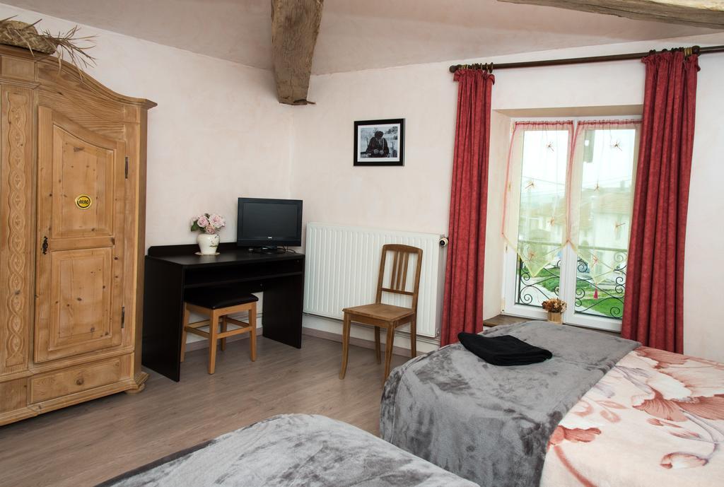La Ferme Des 3 Suissesses Bed & Breakfast Saint-Paul  Exterior photo