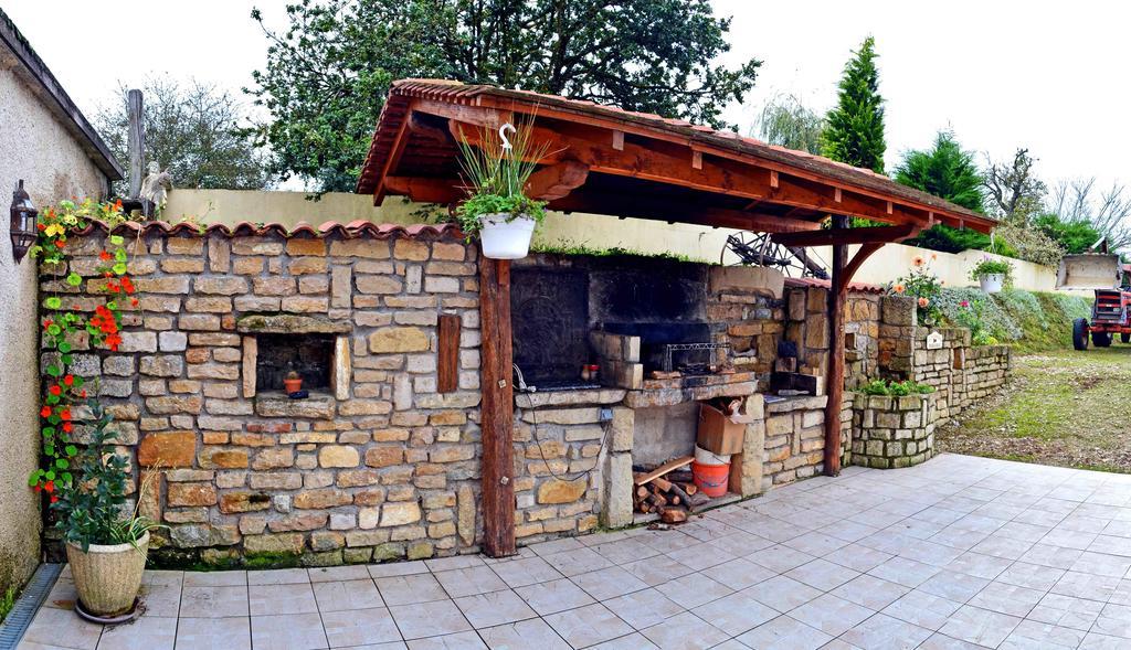 La Ferme Des 3 Suissesses Bed & Breakfast Saint-Paul  Exterior photo