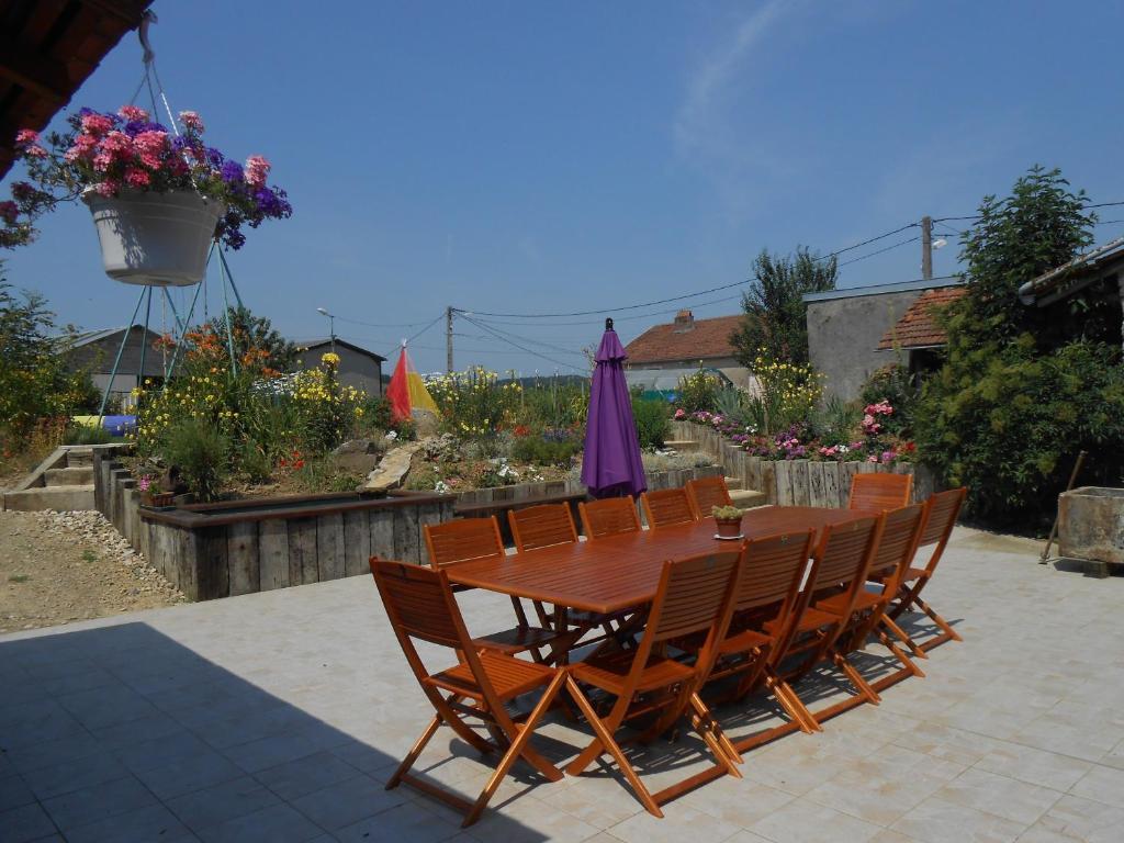 La Ferme Des 3 Suissesses Bed & Breakfast Saint-Paul  Exterior photo