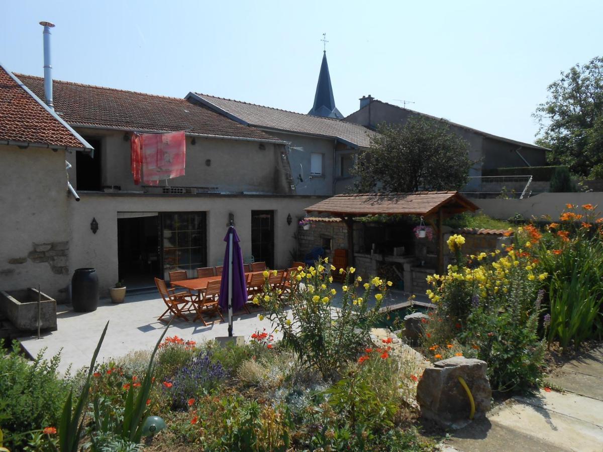 La Ferme Des 3 Suissesses Bed & Breakfast Saint-Paul  Exterior photo